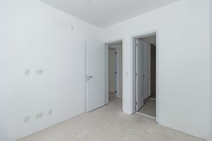 Image 11 - 893017