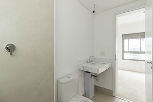 Image 15 - 893017