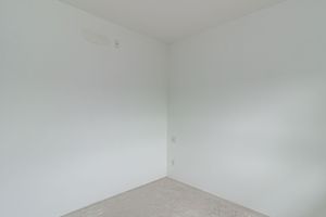 Image 19 - 893017