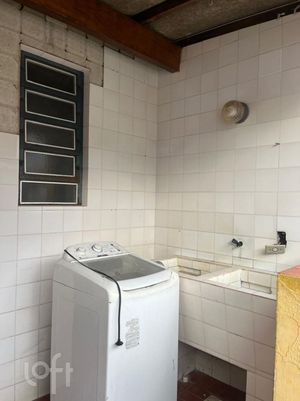 Image 18 - 893020