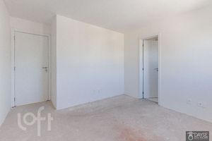 Image 26 - 893025