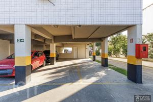 Image 31 - 893025