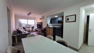 Image 5 - 893027