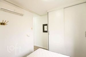 Image 18 - 893028