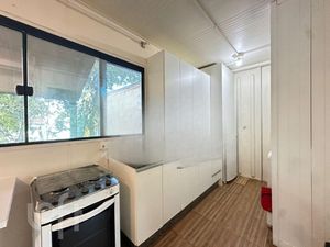 Image 8 - 893030