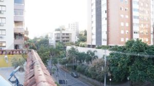 Image 8 - 893036