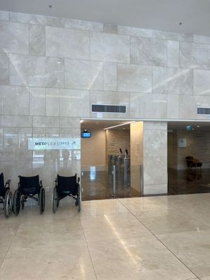 Image 10 - 893052