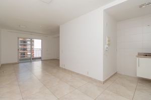 Image 1 - 893072