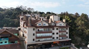 Image 5 - 893098