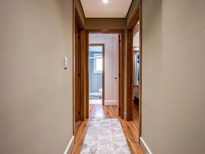 Image 33 - 893098
