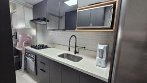 Image 12 - 893100