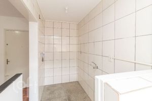 Image 9 - 893105