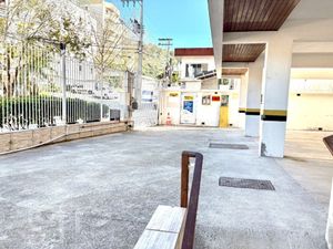 Image 17 - 893131