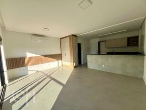 Image 4 - 893133