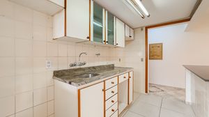 Image 10 - 893134
