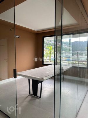 Image 9 - 893137