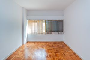 Image 8 - 893163