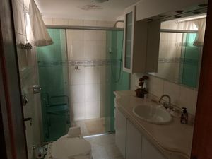 Image 12 - 893174