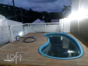 Image 8 - 893180