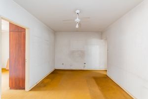 Image 4 - 893195