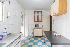 Image 15 - 893195