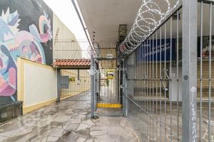 Image 15 - 893204