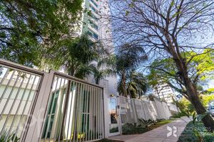 Image 33 - 893233