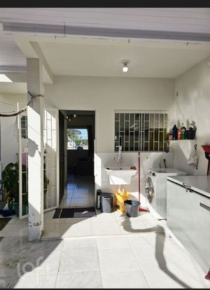 Image 4 - 893279