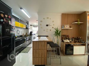 Image 10 - 893280
