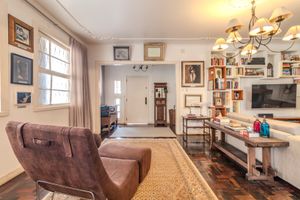 Image 8 - 893284