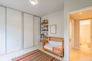 Image 11 - 893286