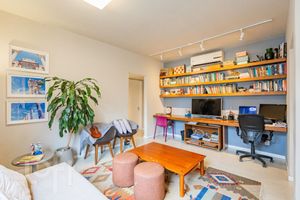 Image 21 - 893286