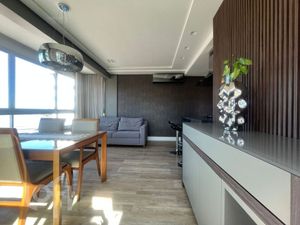 Image 28 - 893298