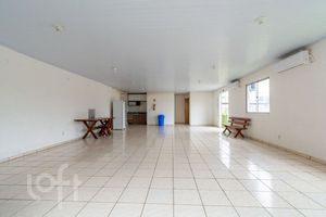 Image 4 - 893299