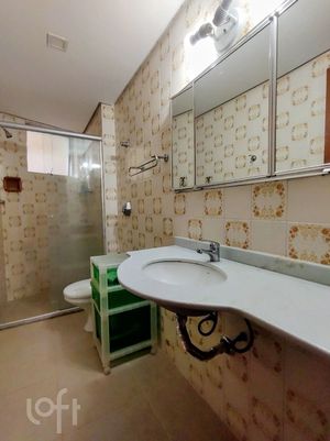 Image 7 - 893303