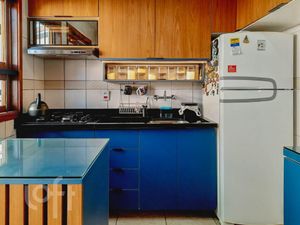 Image 8 - 893305