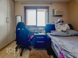 Image 21 - 893305