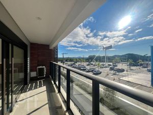 Image 1 - 893308