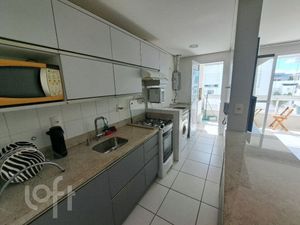 Image 4 - 893315