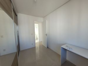 Image 11 - 893322