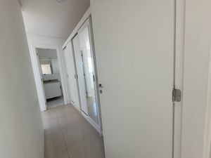 Image 8 - 893322