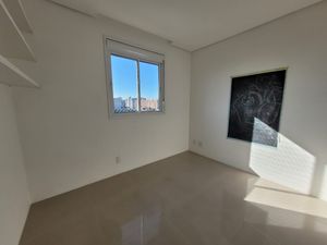 Image 7 - 893322
