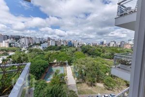 Image 21 - 893328