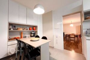 Image 39 - 893332