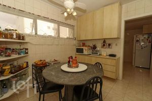 Image 15 - 893335
