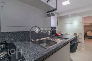 Image 3 - 893338