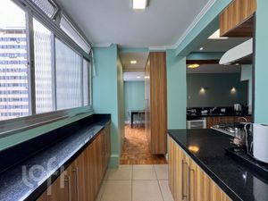 Image 4 - 893350