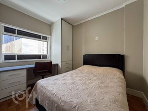 Image 8 - 893350