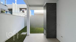 Image 31 - 893352