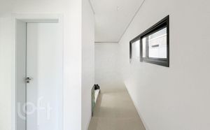 Image 9 - 893352